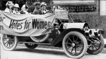 1919 image of Wisconsin suffragettes
